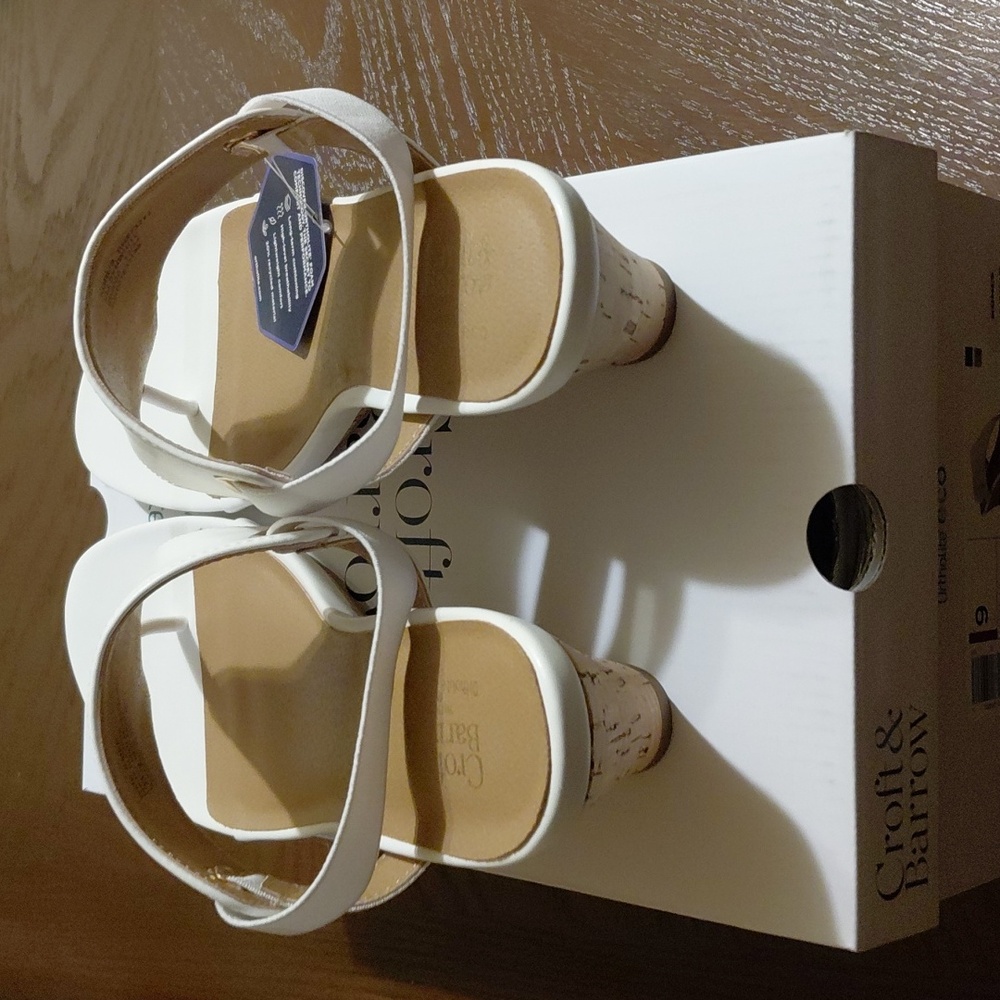 Croft & Barrow Women Sandals New. - Picture 2 of 8